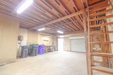 735 Carroll Dr SE, Cedar Rapids, IA 52403 - photo 5