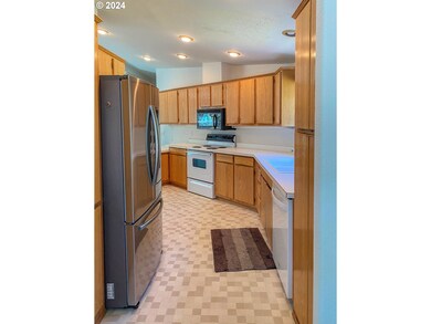 230 Hinkle Creek Rd, Sutherlin, OR 97479 - photo 7