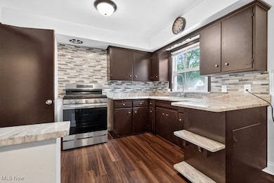 25750 Drakefield Ave, Euclid, OH 44132 - photo 3