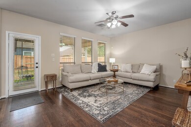 6030 Lynwood Banks Ln, Houston, TX 77092 - photo 6