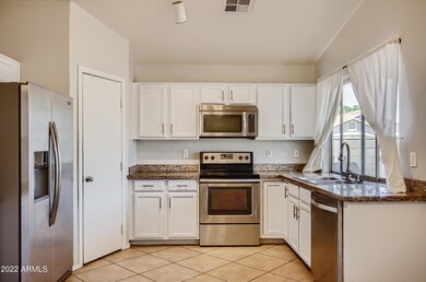 09 Kitchen