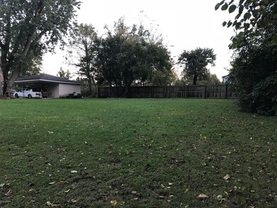 7914 Smyrna Pkwy, Louisville, KY 40228 - photo 4