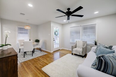 711 Wilken St unit Front, Houston, TX 77008 - photo 3