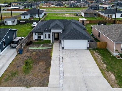 829 Hawk St, Alamo, TX 78516 - photo 2