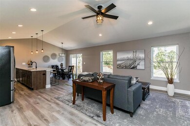 5116 Ruhd St SW, Cedar Rapids, IA 52404 - photo 5