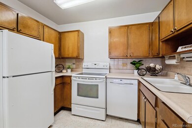 610 S Clinton St unit 10B, Denver, CO 80247 - photo 5