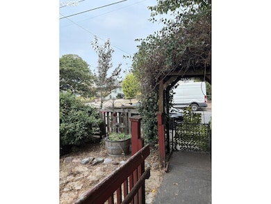 8054 SE Reedway St, Portland, OR 97206 - photo 3