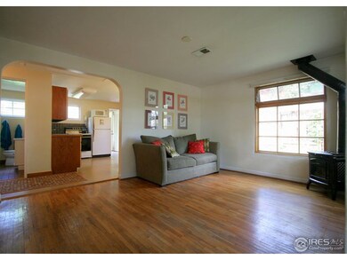 Living Room with gas stove/fireplace