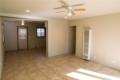 835 W Poplar St, Compton, CA 90220 - photo 7