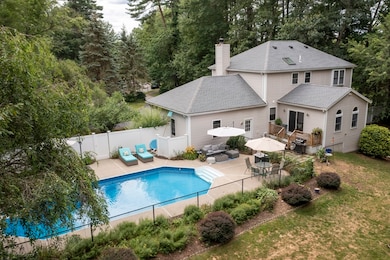 16 Gray Squirrel Cir, Medway, MA 02053 - photo 4