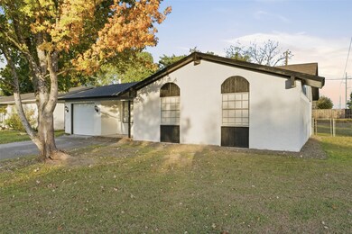 910 Royal Crest Dr, Mesquite, TX 75149 - photo 2