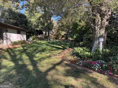 511 Dixon Dr, Gainesville, GA 30501 - photo 2