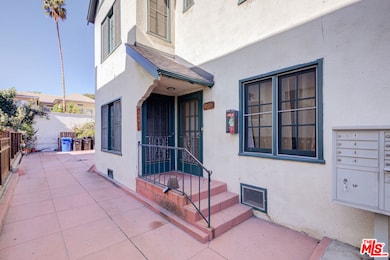 1447 N Vista St unit 1/2, Los Angeles, CA 90046 - photo 3