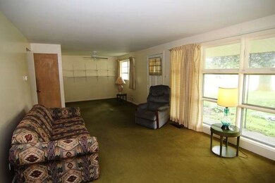 17815 Baker Ct, Country Club Hills, IL 60478 - photo 4