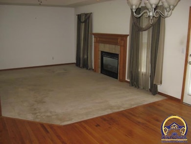 3937 SW 40th St, Topeka, KS 66610 - photo 4