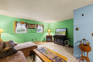 325 Ashland Ave unit 2, Southbridge, MA 01550 - photo 5