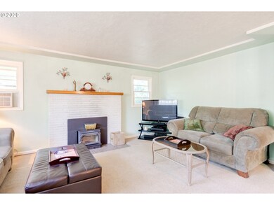 435 S Locust St, Canby, OR 97013 - photo 5