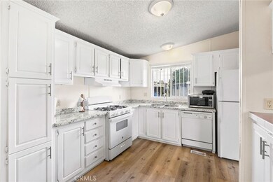 10701 Cedar Ave unit 112, Bloomington, CA 92316 - photo 2