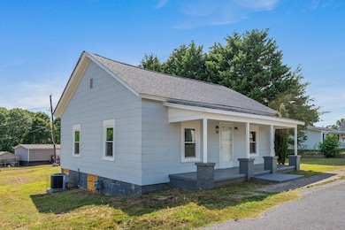 320 Johns St, Union, SC 29379 - photo 2