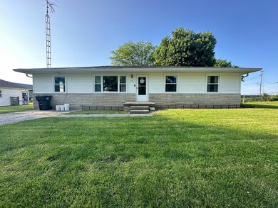 1198 E Meadows Dr, Greensburg, IN 47240 - photo 2