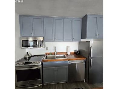 1000 SE Bay Blvd unit D-118, Newport, OR 97365 - photo 7