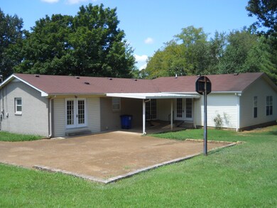 416 Perfection Dr, Shelbyville, TN 37160 - photo 2