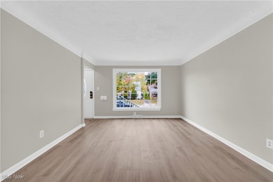 20160 Beachview Dr, Euclid, OH 44117 - photo 6