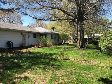 1003 Warren St, Chenoa, IL 61726 - photo 4