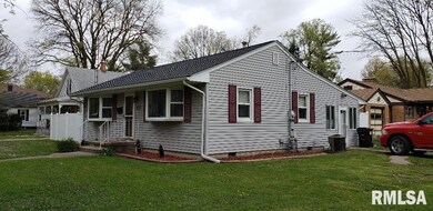 630 Peoria St, Lincoln, IL 62656 - photo 2