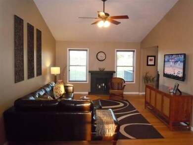 1112 N Sherman St, Lincoln, IL 62656 - photo 3