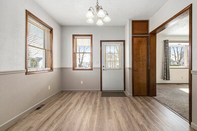 606 E Lincoln St, Nappanee, IN 46550 - photo 7