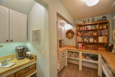 Walk-in Pantry