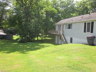 519 Barnes St, Reidsville, NC 27320 - photo 3