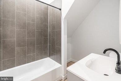 5016 Hazel Ave unit 1, Philadelphia, PA 19143 - photo 5