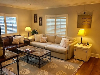 1559 Sue Barnett Dr, Houston, TX 77018 - photo 3