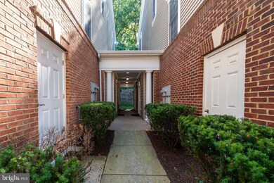7117 Mason Grove Ct unit 6, Alexandria, VA 22306 - photo 2