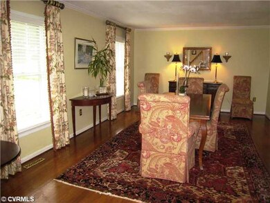 Living Room - This spacious living room is current