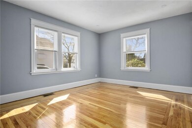 13 Zella St, Providence, RI 02908 - photo 7