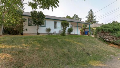 1104 3rd St, Redding, CA 96002 - photo 4