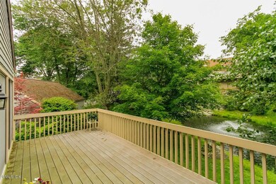 619 W Lyon Farm Dr unit 619, Greenwich, CT 06831 - photo 7