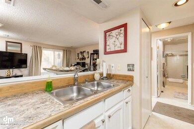 14-Kitchen 20201124-DW-1590