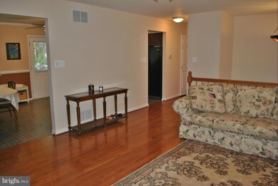 7077 Bridle Ct, Sykesville, MD 21784 - photo 6