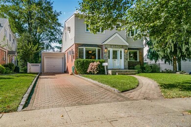 55 Maple Dr, New Hyde Park, NY 11040 - photo 3