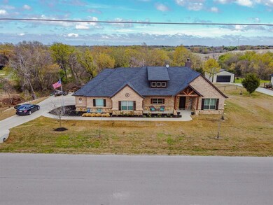 208 Scenic Wood Dr, Azle, TX 76020 - photo 2