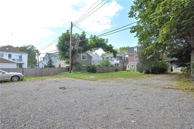 5 Dresser St, Newport, RI 02840 - photo 4