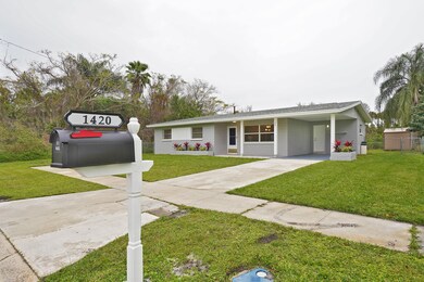 1420 E Stetson Dr-10