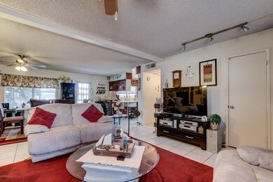 944 W La Jolla Dr-7