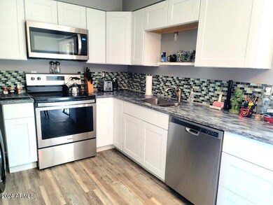 1159 E Vaughn St unit B, Tempe, AZ 85283 - photo 4