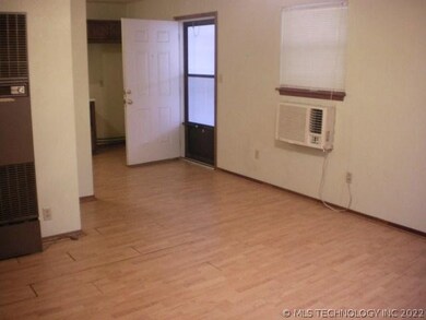 713 E Broadway St, Ardmore, OK 73401 - photo 4