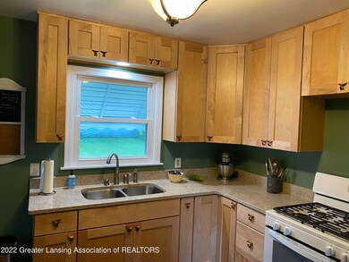 3206 Alden Dr, Lansing, MI 48910 - photo 6